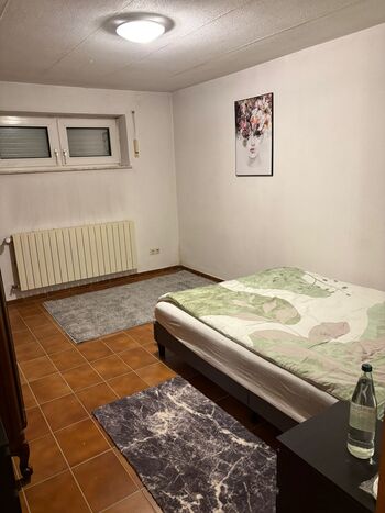 Voll möbliertes Zimmer – ruhig, und gute Anbindung Bild 2