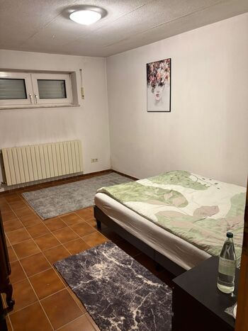 Voll möbliertes Zimmer – ruhig, und gute Anbindung Bild 3