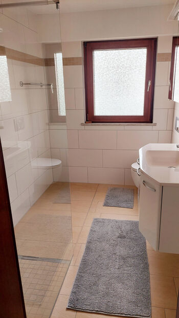 geräumige 3 Zi.wohnung Mühlacker (kostenloser PKW Stellpl.) Foto 3