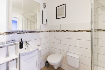 2 Zimmer Küche Bad - 3 Parkplätze - Wohnung "Access" Bild 5