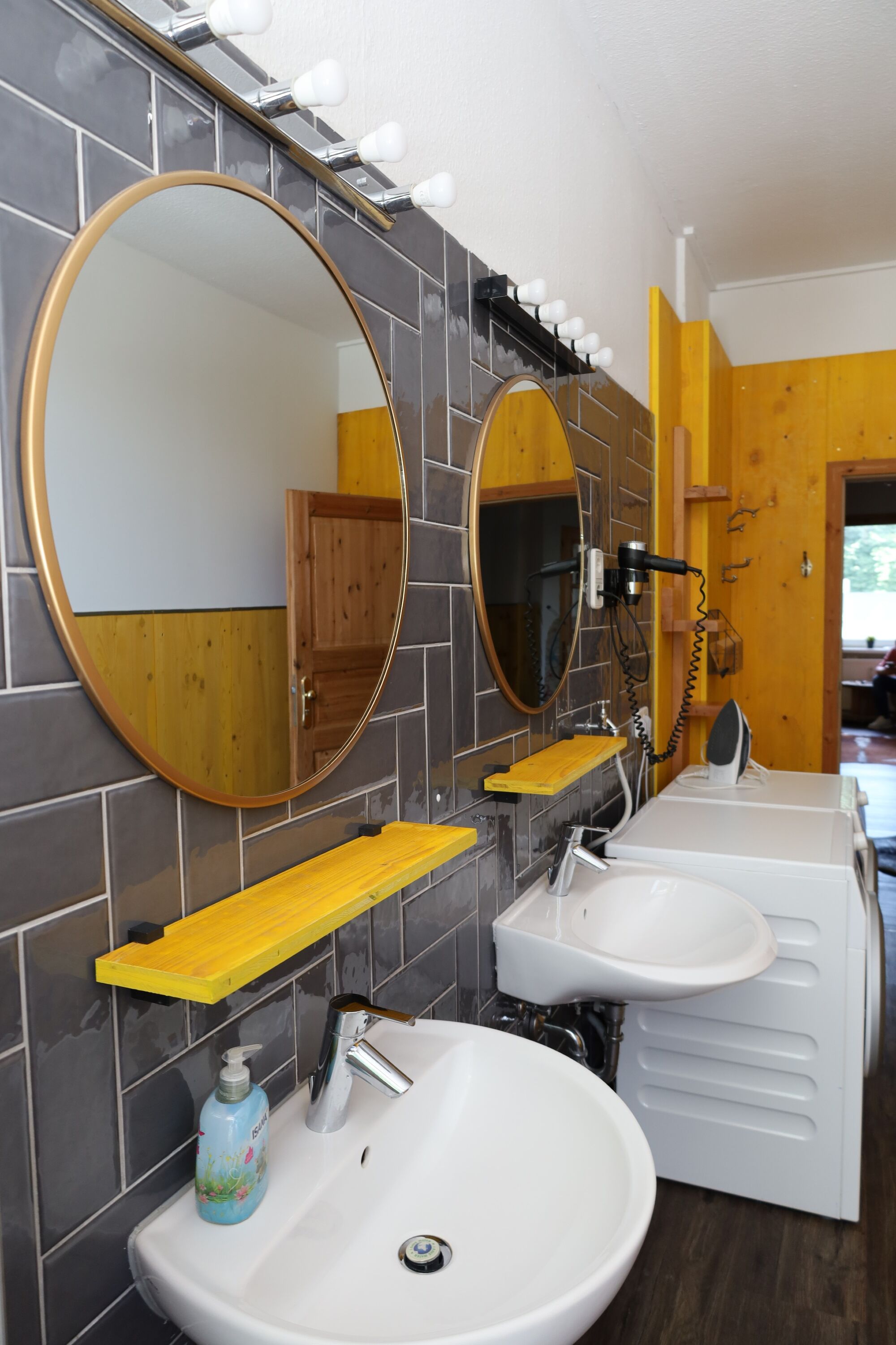 Gemeinschaftsbadezimmer