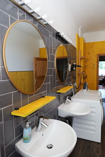 Gemeinschaftsbadezimmer