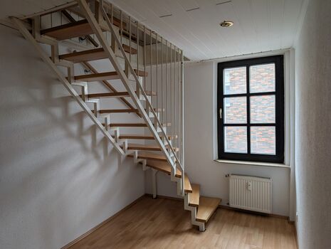 Haus Stops Picture 5