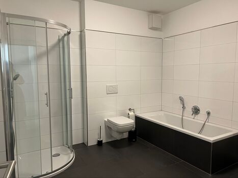 Luxus - Parkplätze - zentral - bis 50 Personen Bild 3