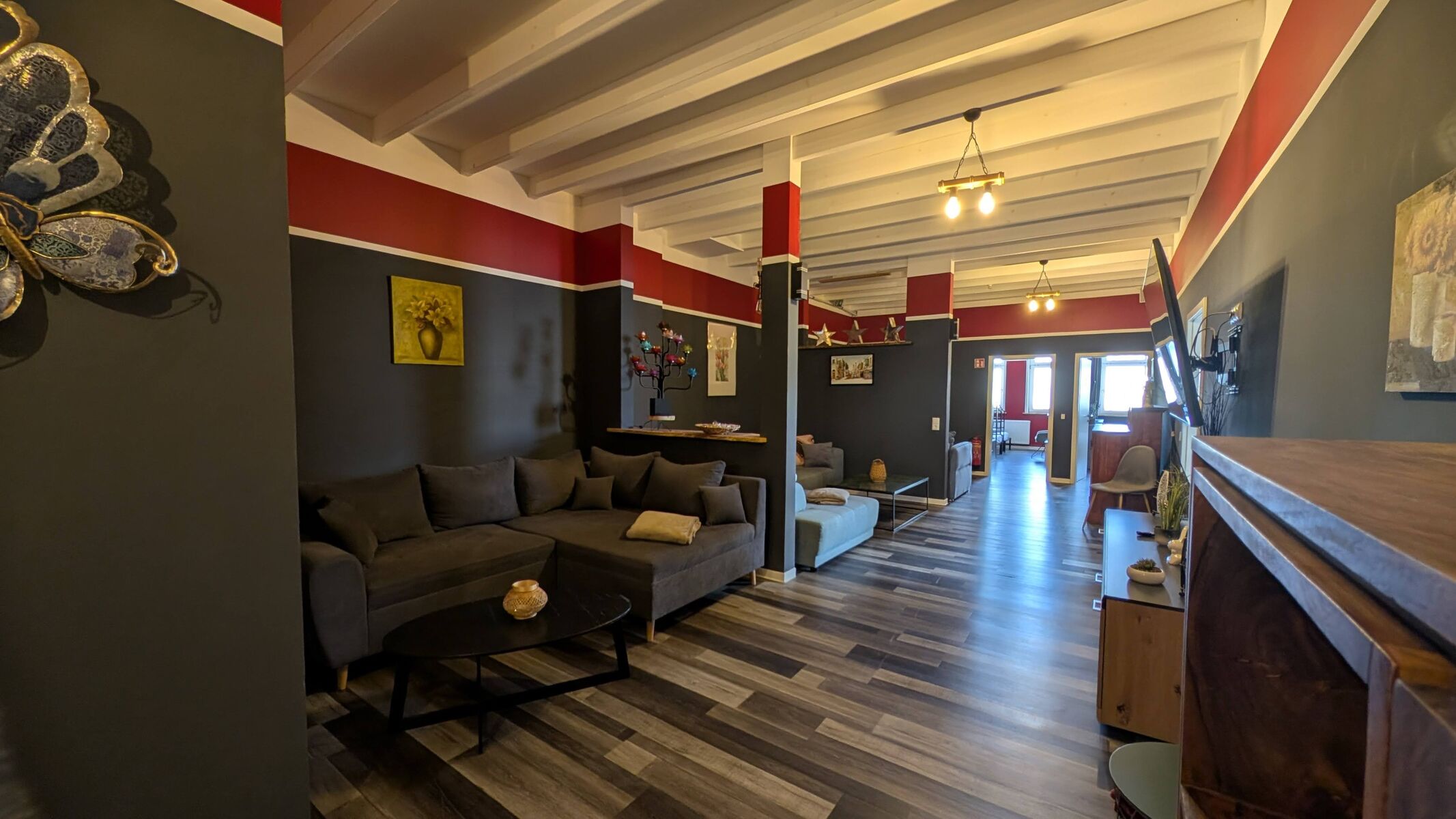 Gemeinschaftsbereich mit Flat TV