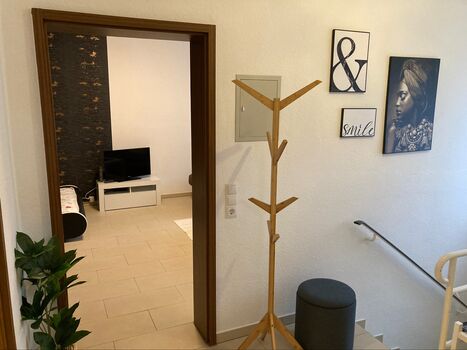 Diele mit Blick ins Wohn-/Schlafzimmer