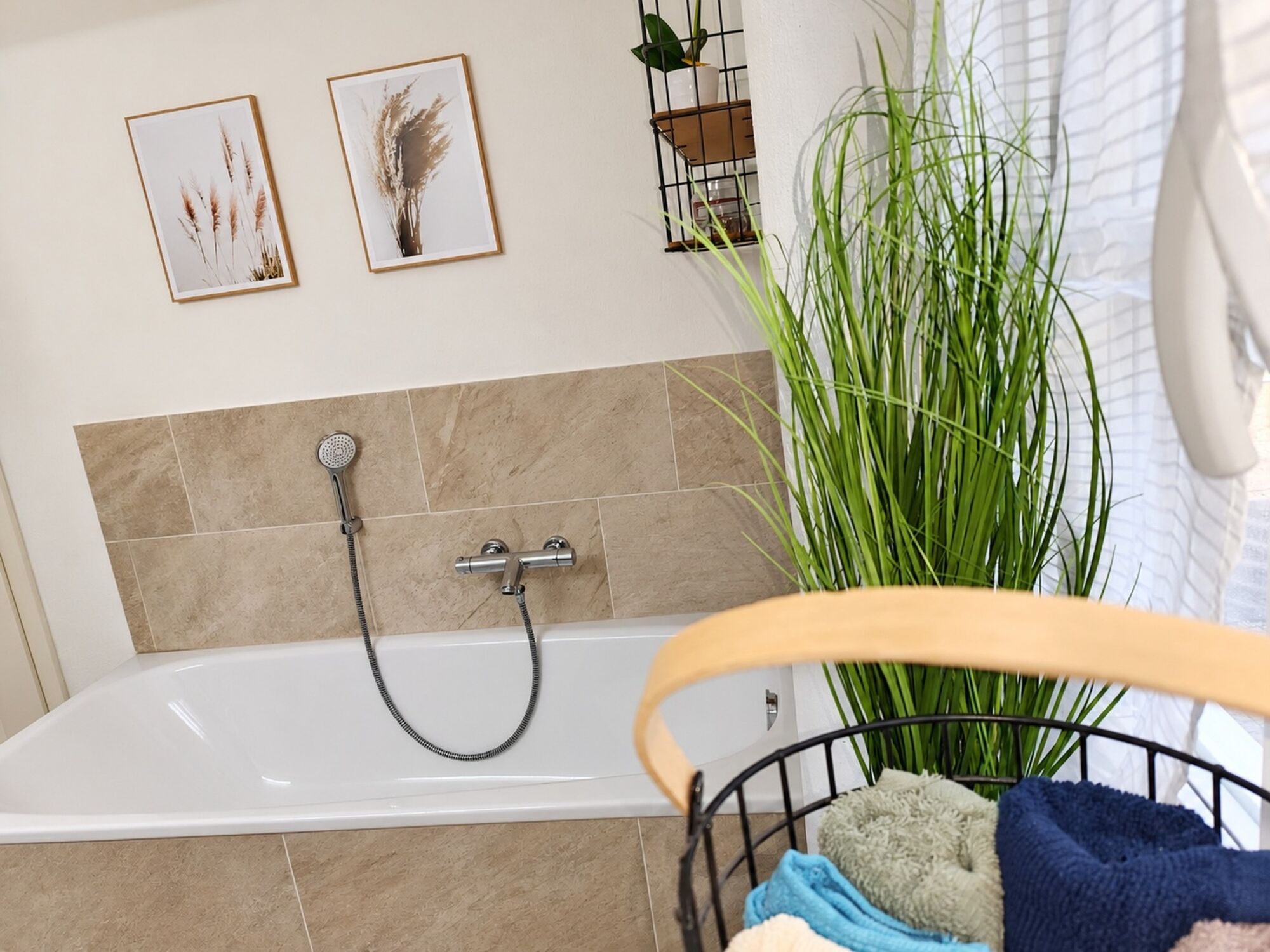 1. OG — Badewanne / Bathtub
