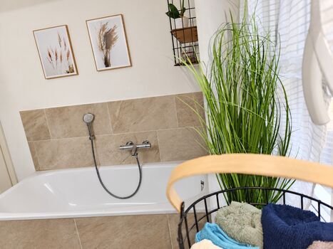1. OG — Badewanne / Bathtub