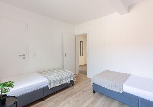 Moderne 4 Bett Wohnung Foto 5