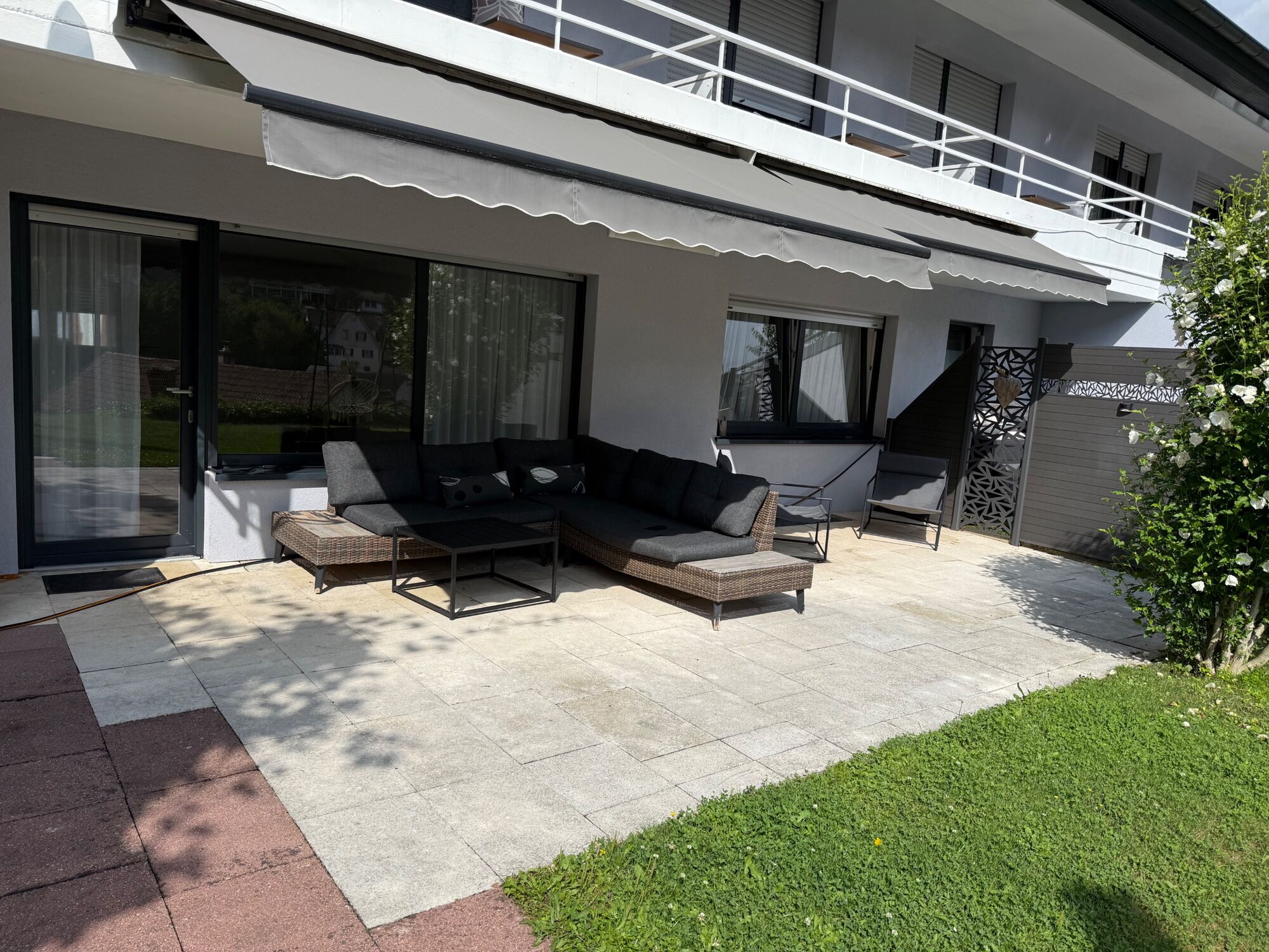 Terrasse-Wohnung EG
