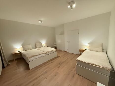 Sanierte, 2 Zimmer Wohnung am Centro Oberhausen Bild 1