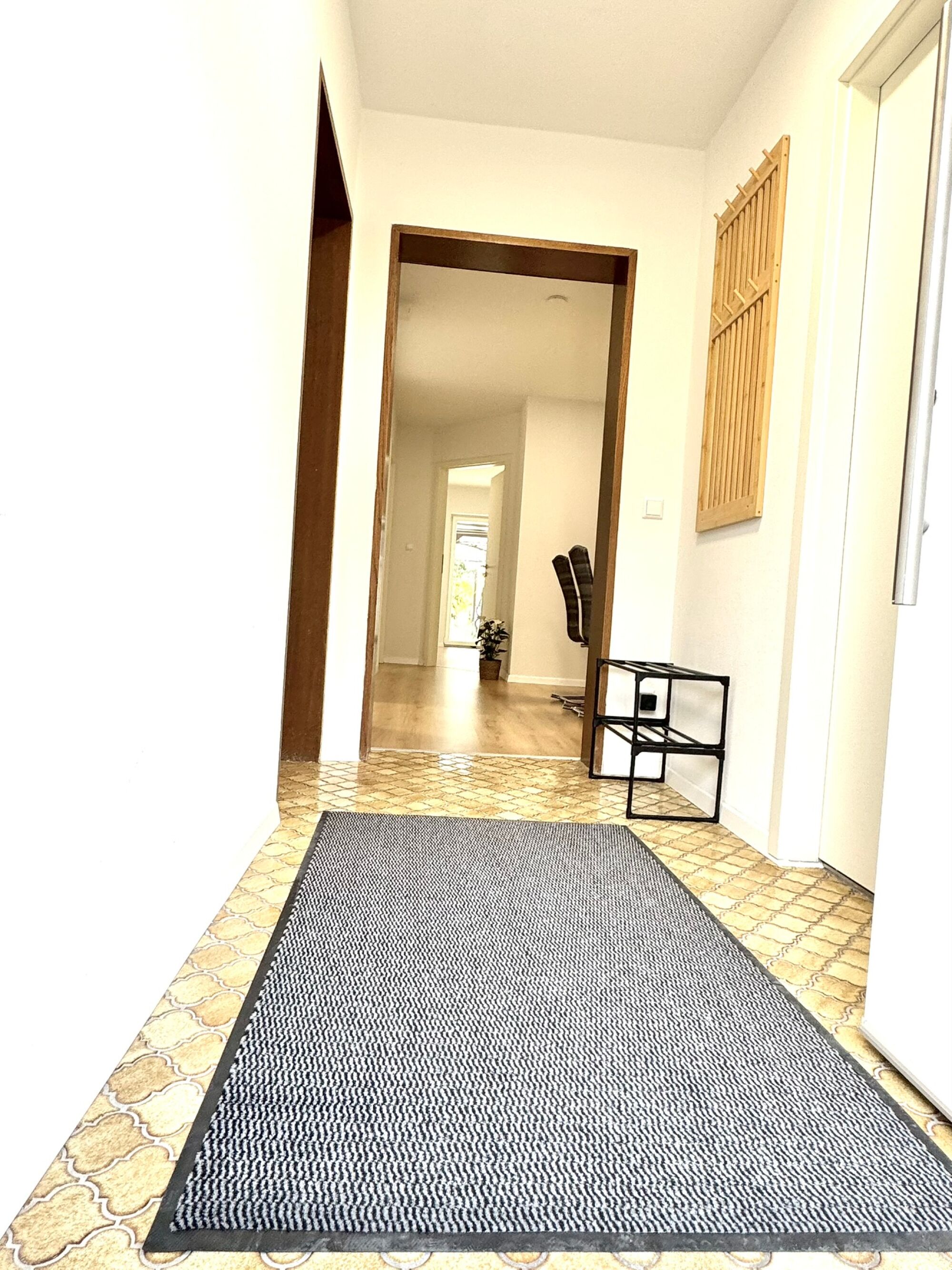 Eingang / Main Entrance