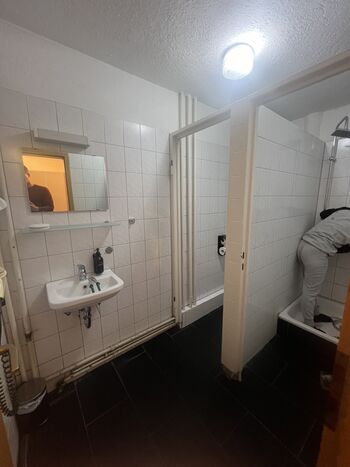 Zimmer und Wohnnugen in TOP LAGE! Bild 4