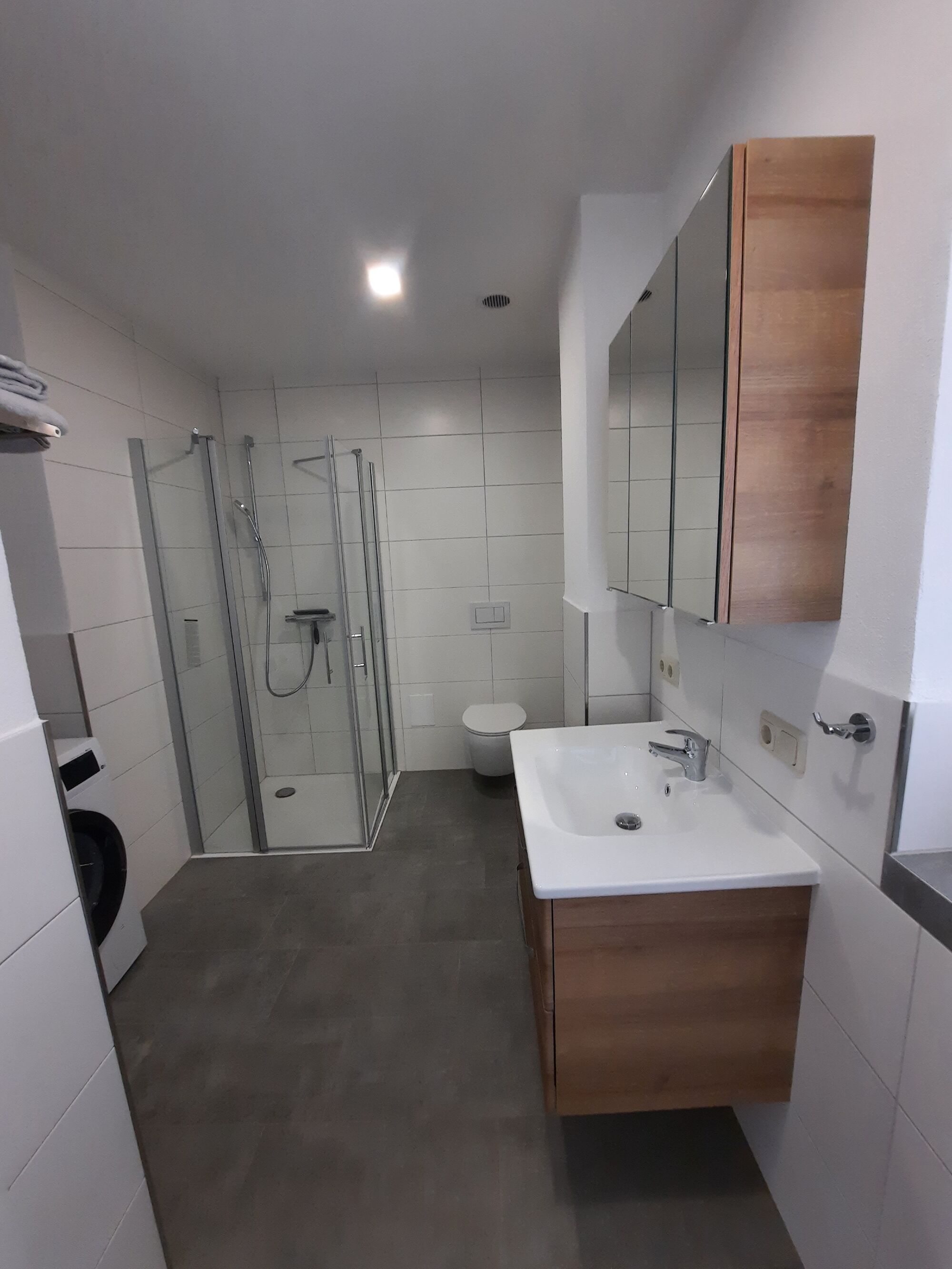 Wohnung 1, Dusche - WC - Waschmaschine