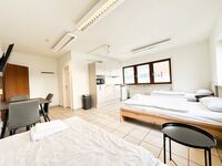 modern living studios in karlsbad Picture 4