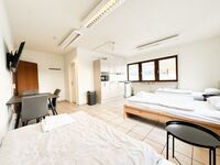 modern living studios in karlsbad Picture 5