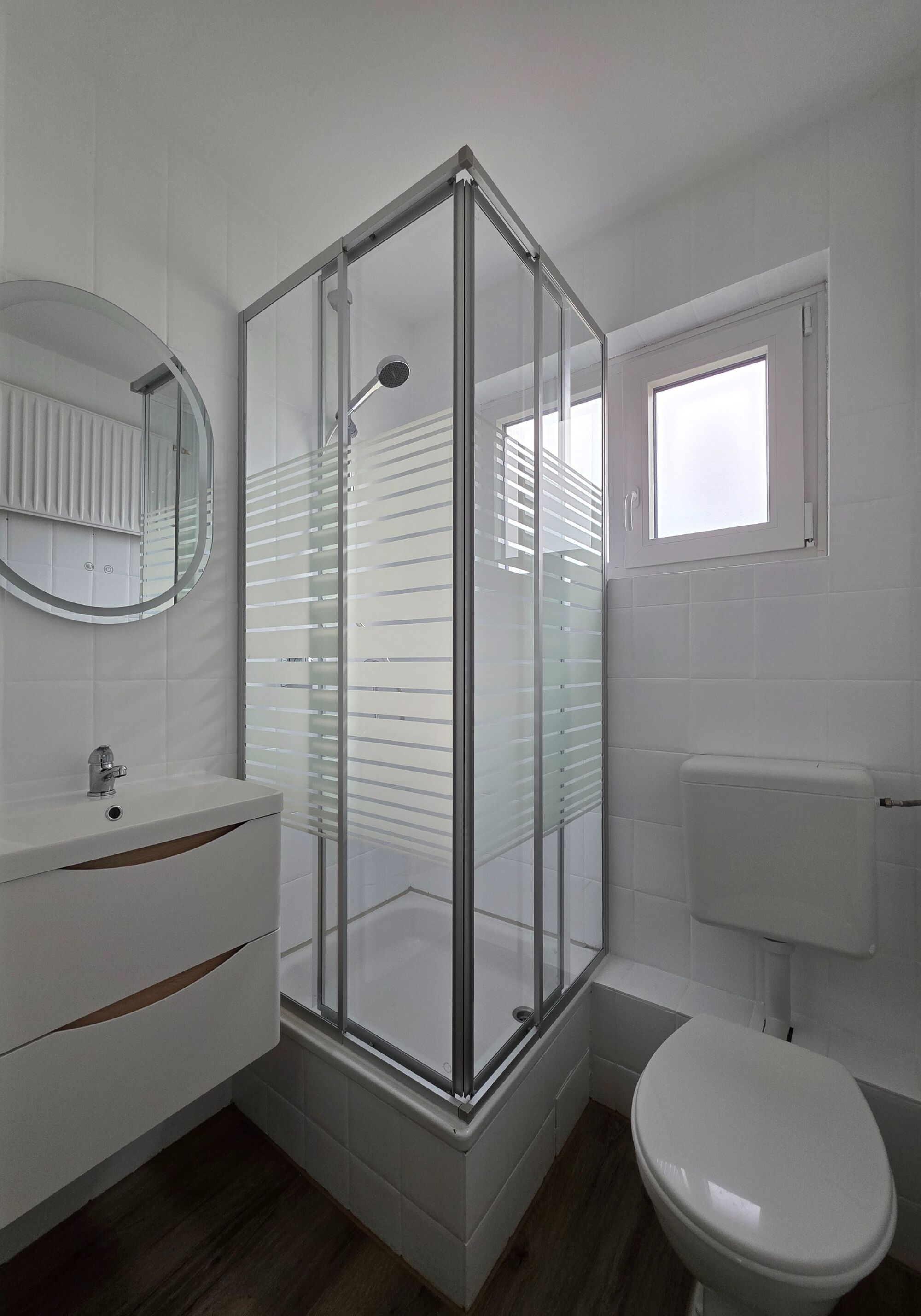 Zwei Badezimmer