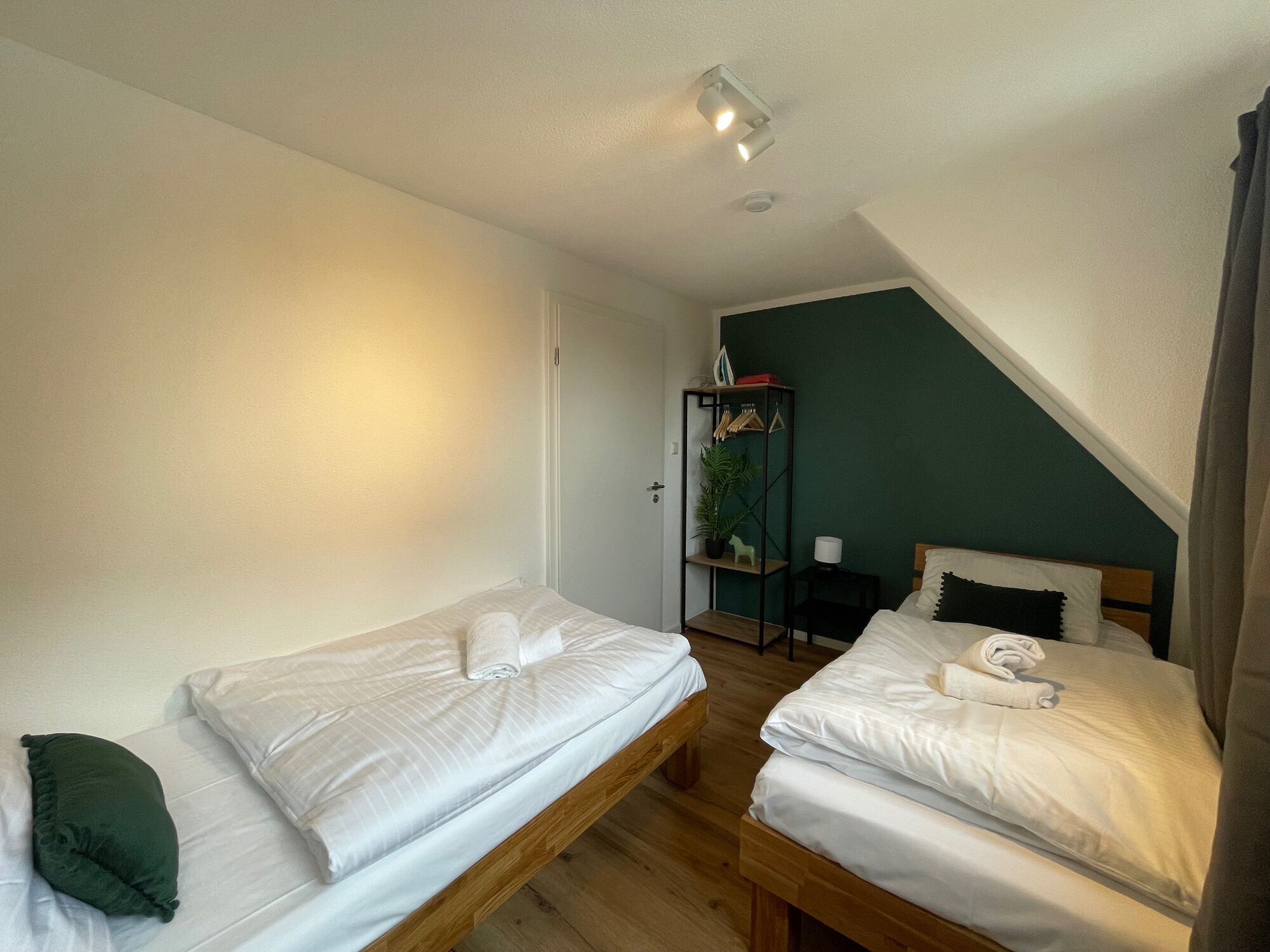 Schlafzimmer mit 2 hochwertigen Einzelbetten 