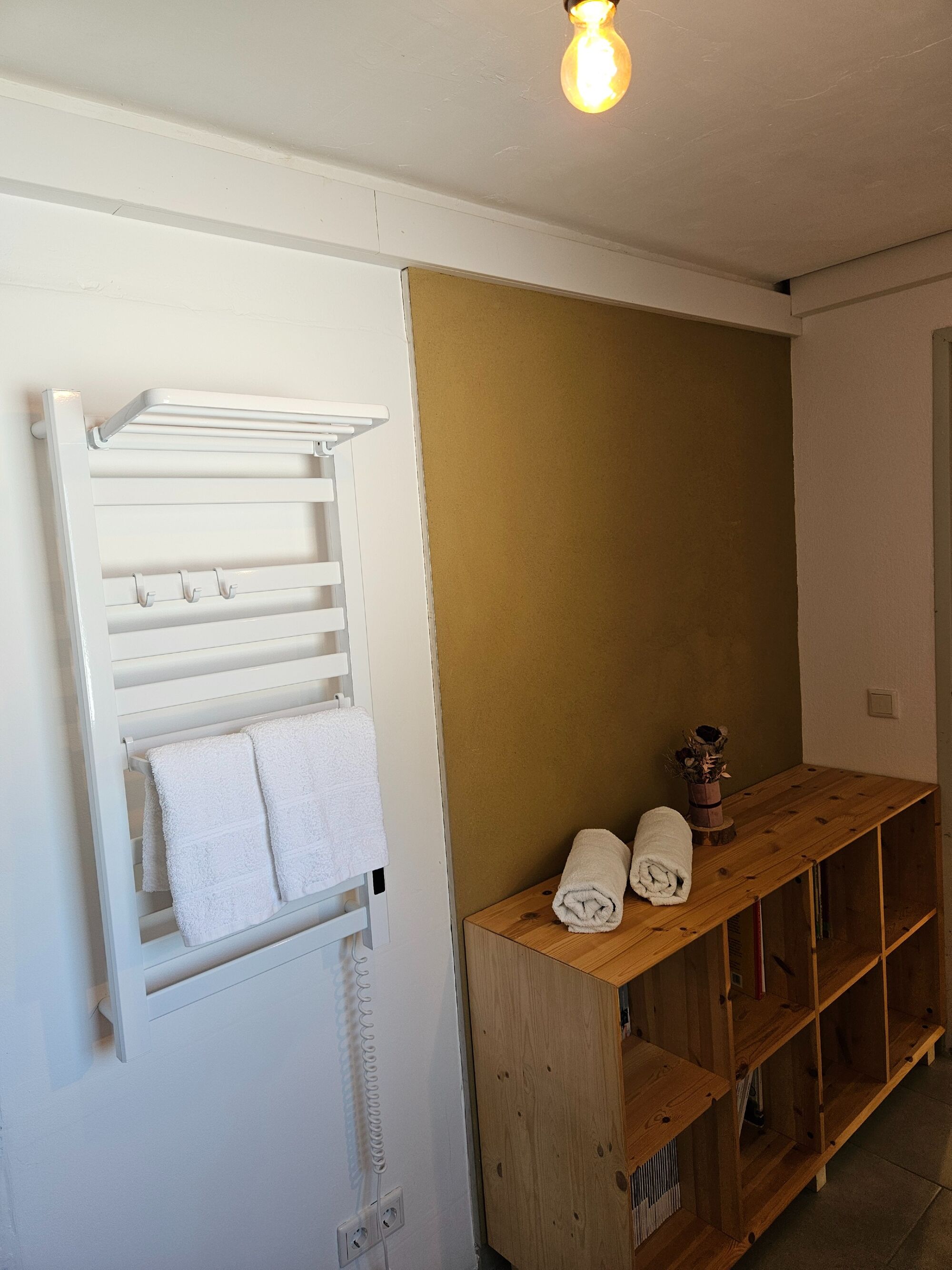 Badezimmer mit Heizkörper