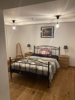 Schlafzimmer, Doppelbett 1,40 x 2,00 m 