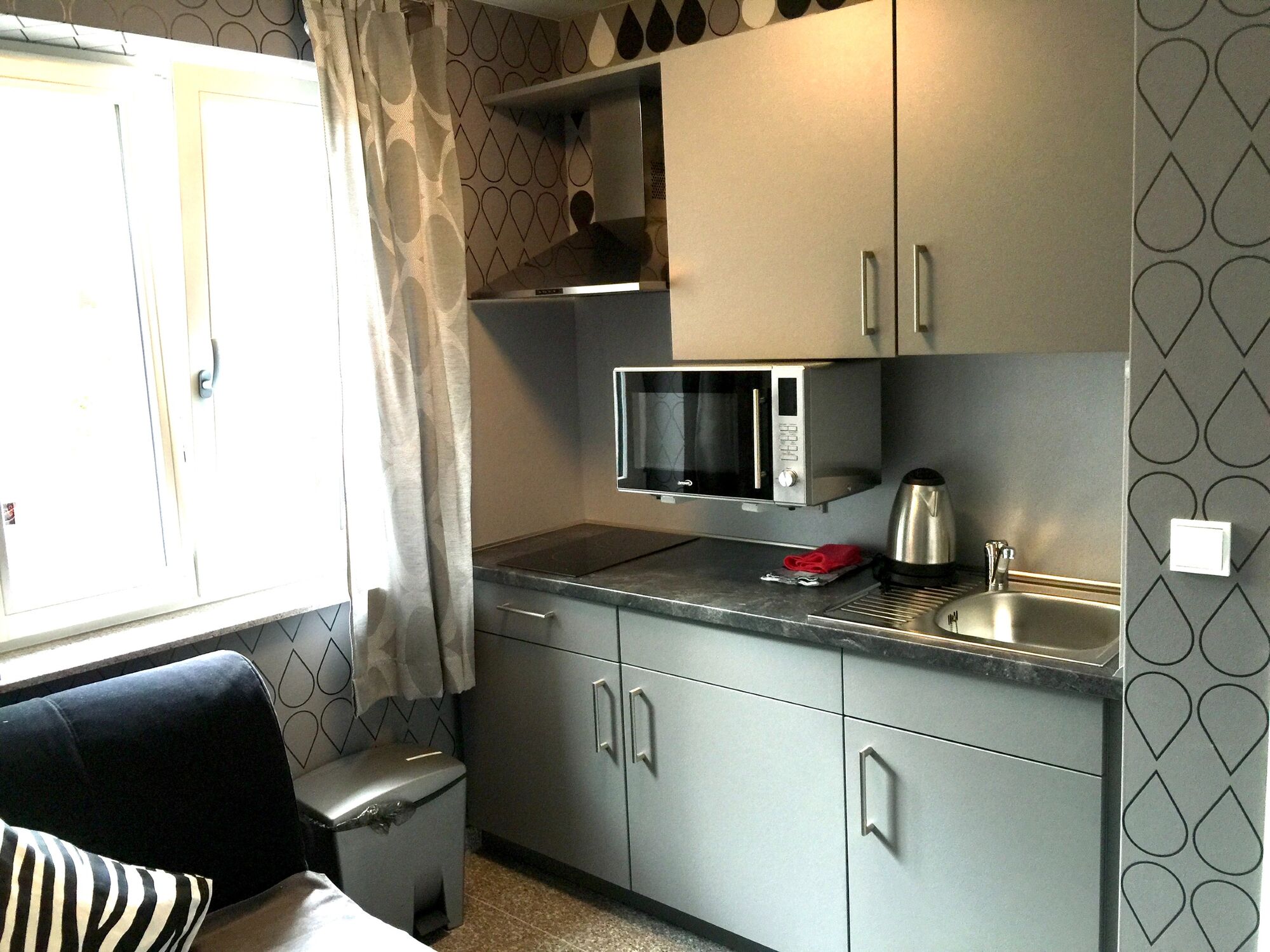 Studio Apartment, Neubau
