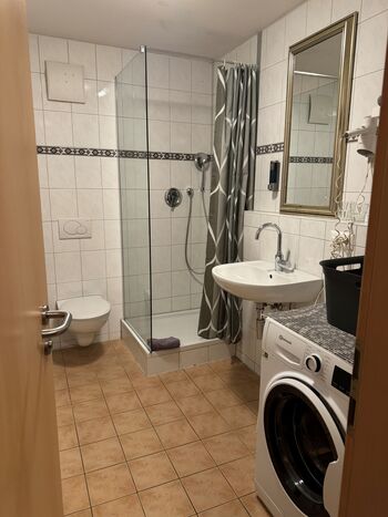 Bad Apartment Haupthaus