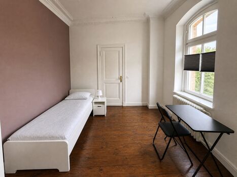 FL25 / TOMASZ-LIVING in BREDSTEDT - Top Preis-Leistung Bild 1