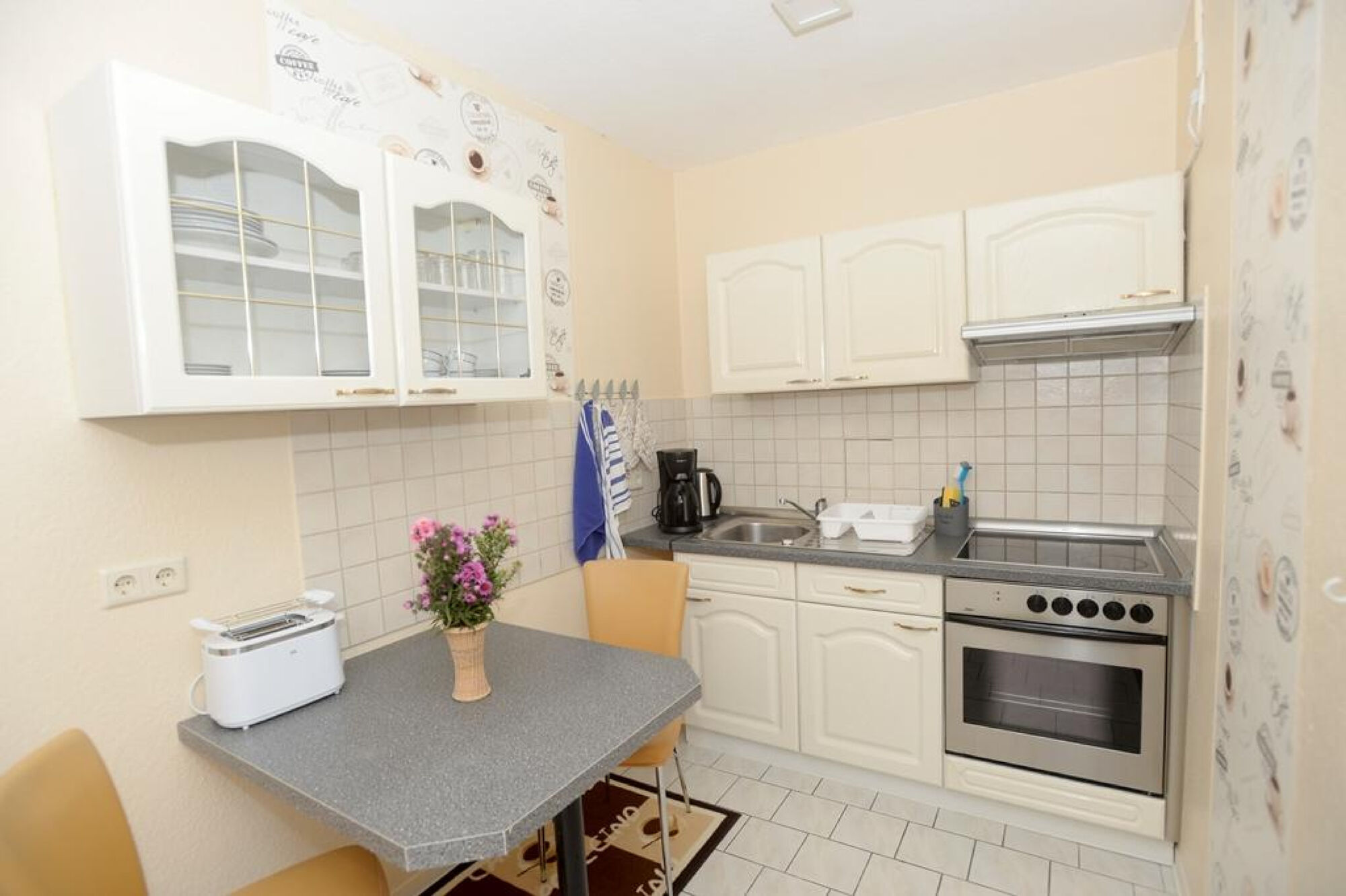 Küche mit Eßtisch Erdgeschoß