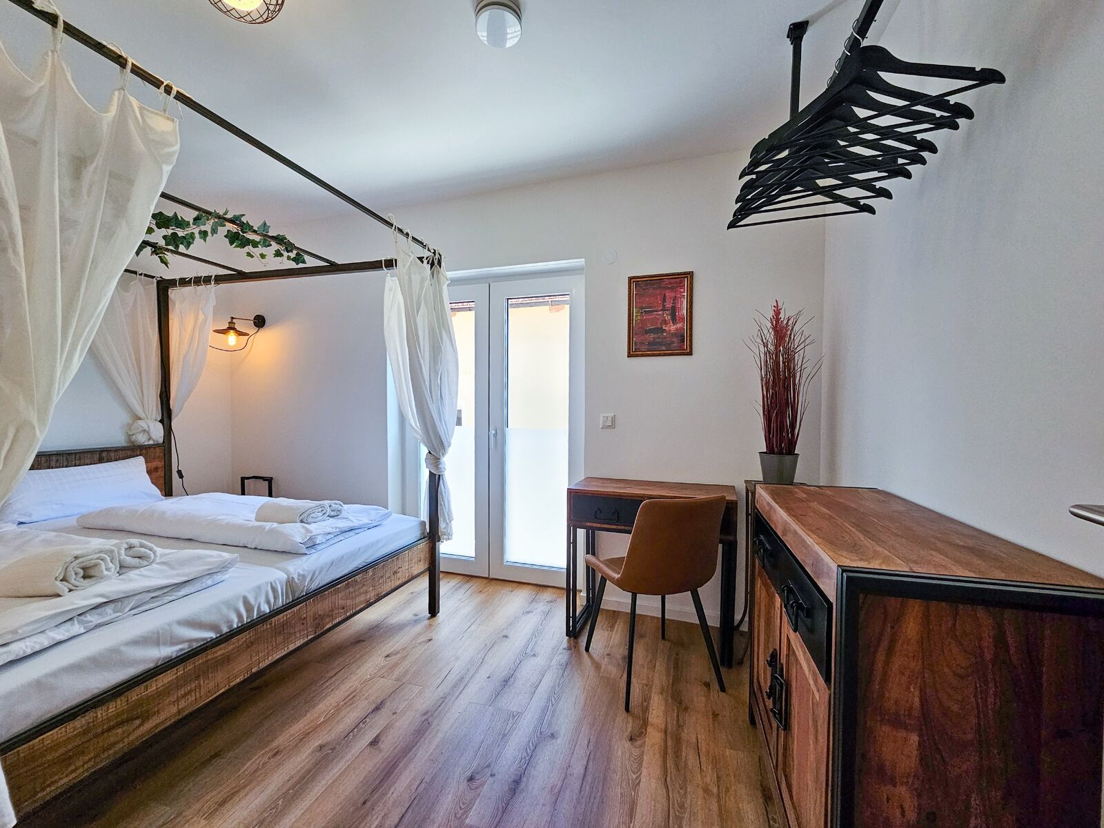 Schlafzimmer 2: alle Schlafzimmer mit Rolläden