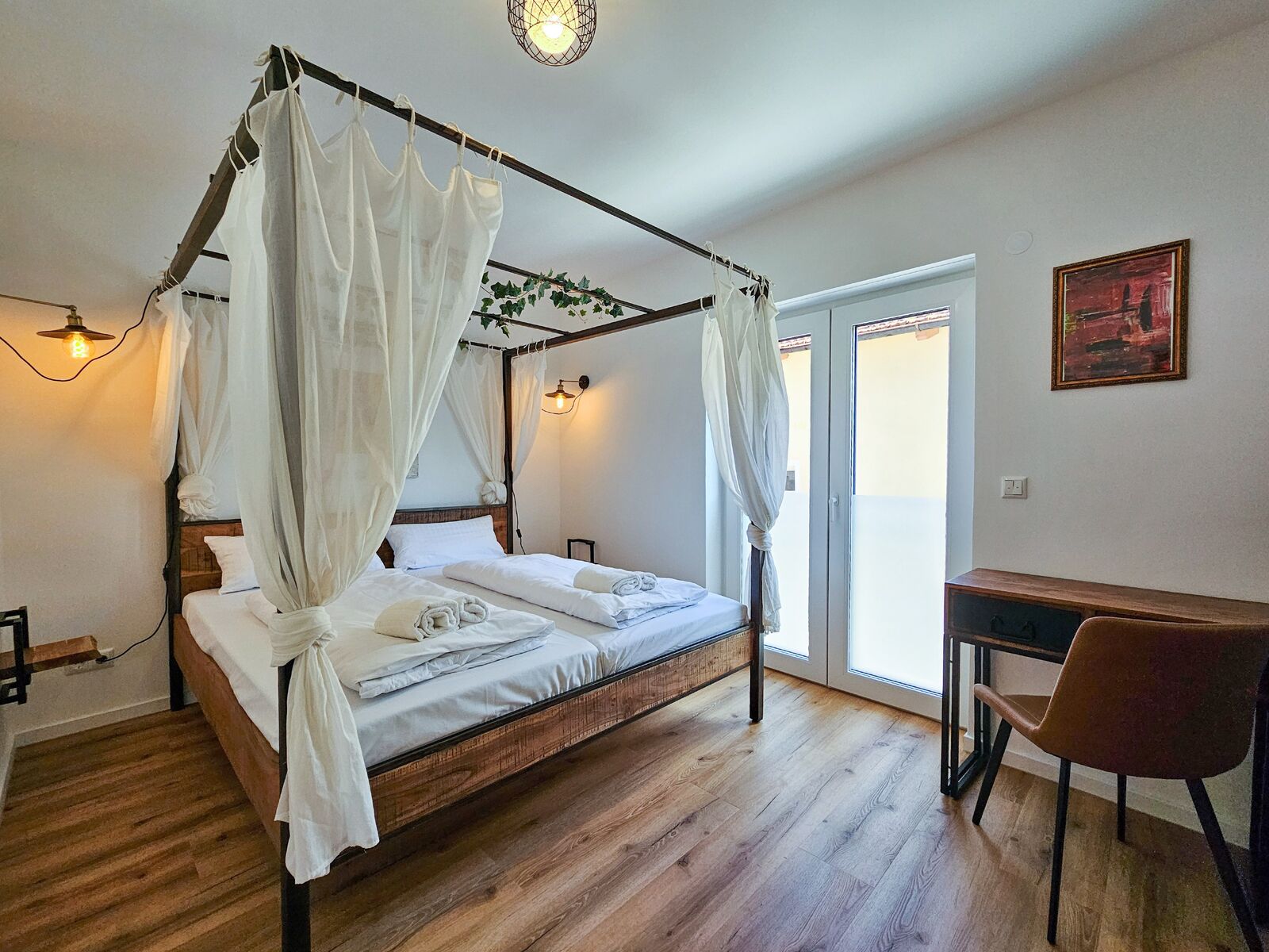 Schlafzimmer 2: 2 Schlafplätze im 180 cm Kingsize-Bett
