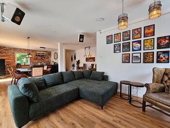 Schlafsofa mit Platz für bis zu 2 Personen - im Wohnbereich