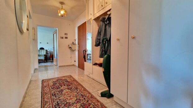 schöne und ruhige Wohnung