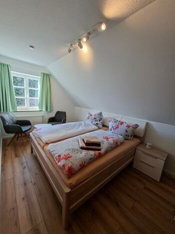 Schlafzimmer Wohnung 2 