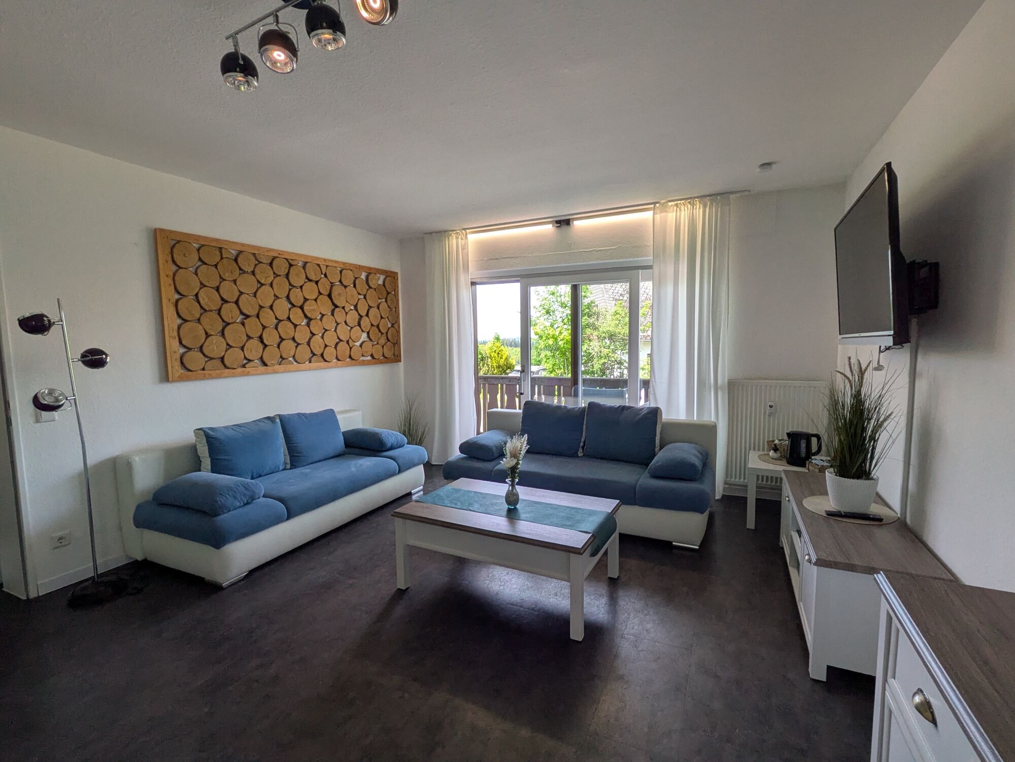 Wohnzimmer mit Essbereich