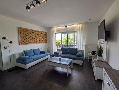 Wohnzimmer mit Essbereich