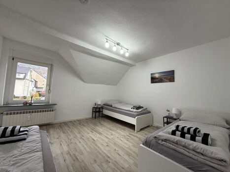 großes Schlafzimmer - Bild 2