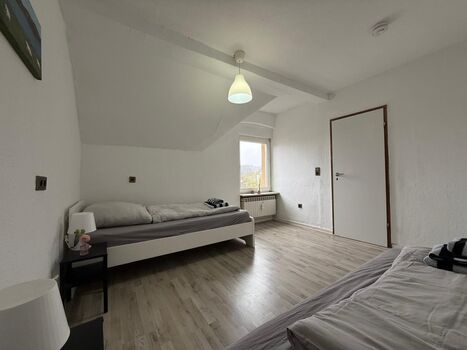 kleines Schlafzimmer - Bild 1