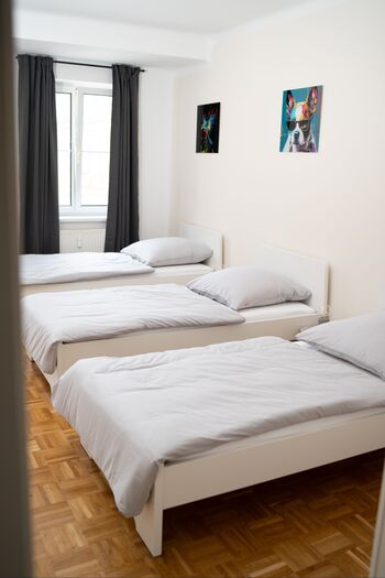 Schlafzimmer 1 für bis zu 3 Personen