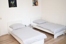 FerienOase-zentral - 6 große Einzelbetten - WLAN - Waschmaschine Bild 6