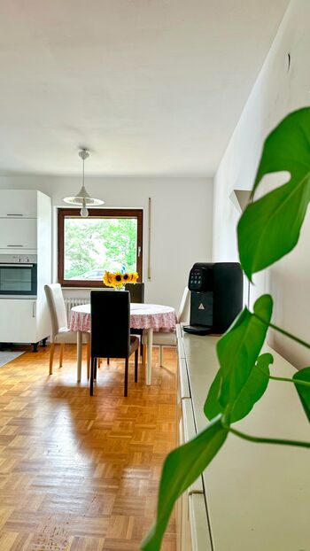 Zimmer im sauberen Haus mit Garten Bild 3