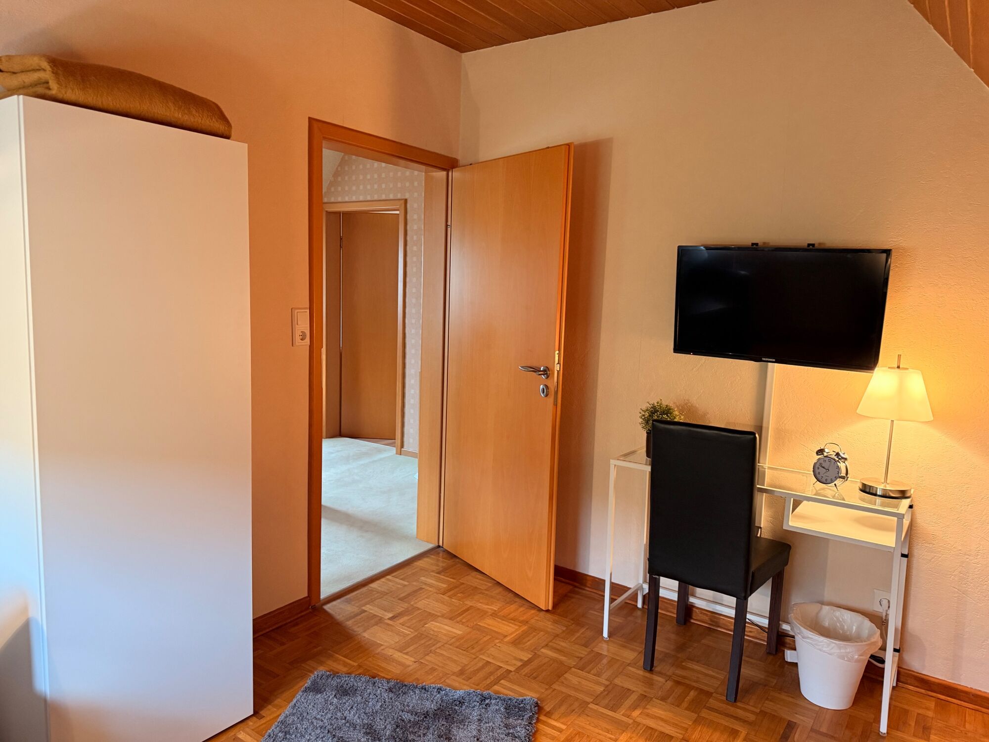 Einzelzimmer 1