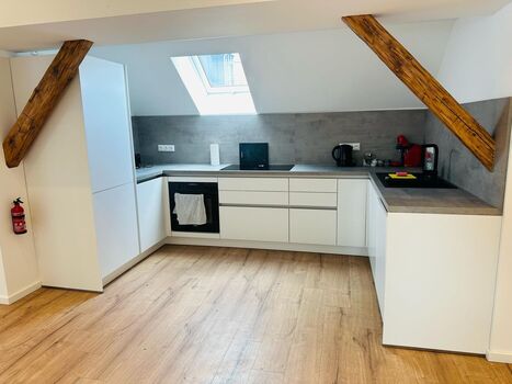 8 Wohnungen in Pöttmes, je Wohnung 1 Firma. Privat Parkplatz Bild 2