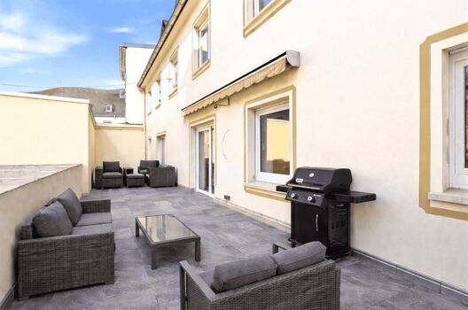 Eigene Terrasse mit Gasgrill – grillen & entspannen nach Feierabend in Saarburg