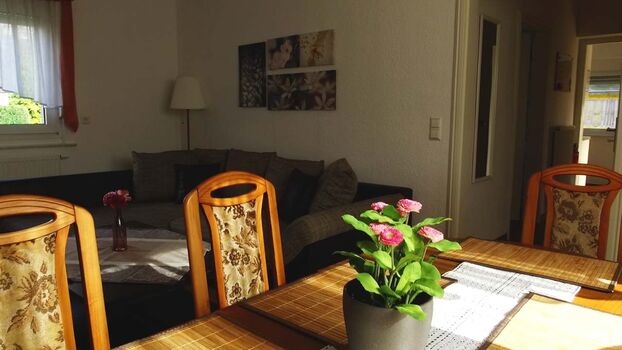 Esstisch im Wohnzimmer