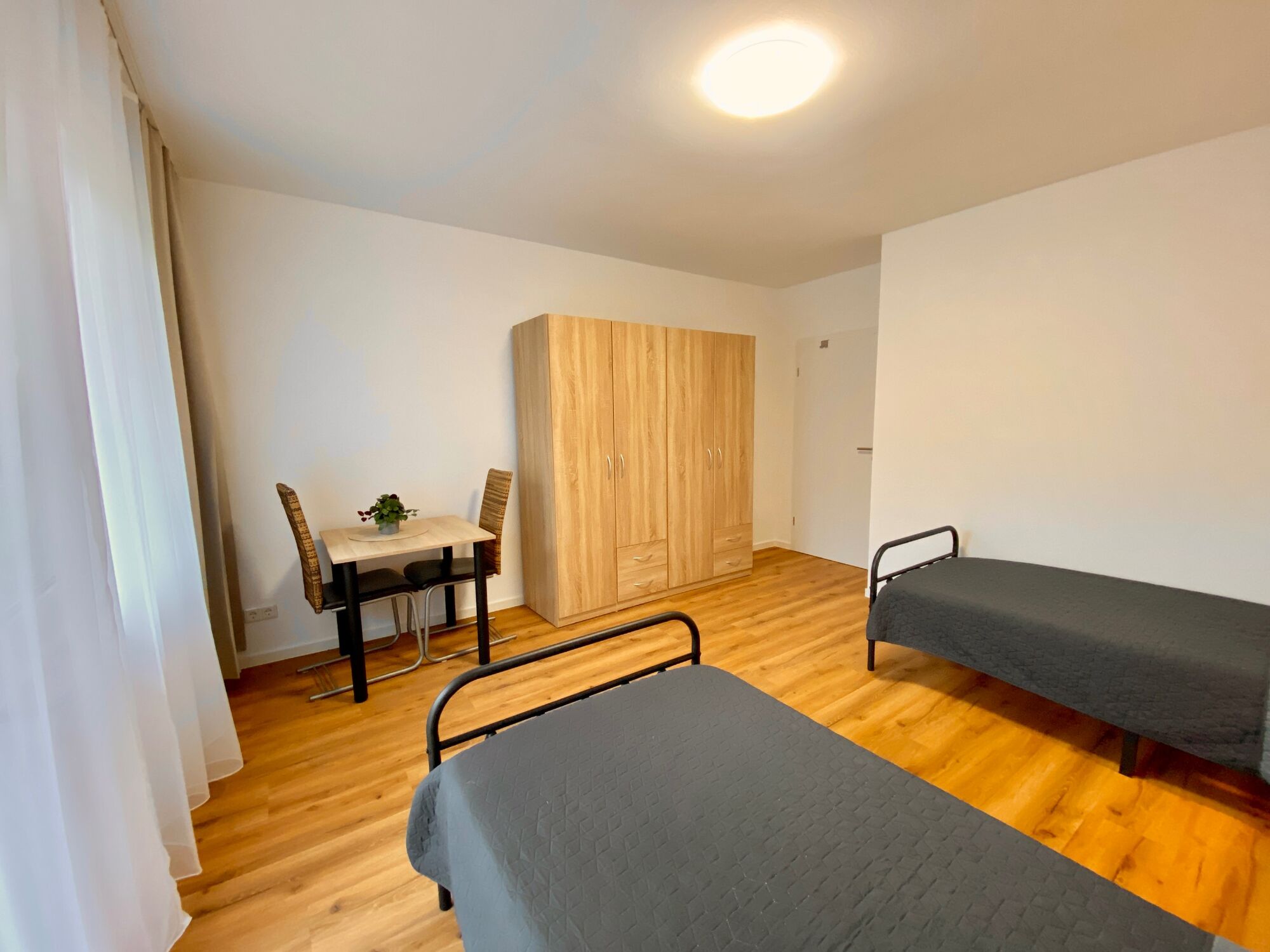 Schlafzimmer 1