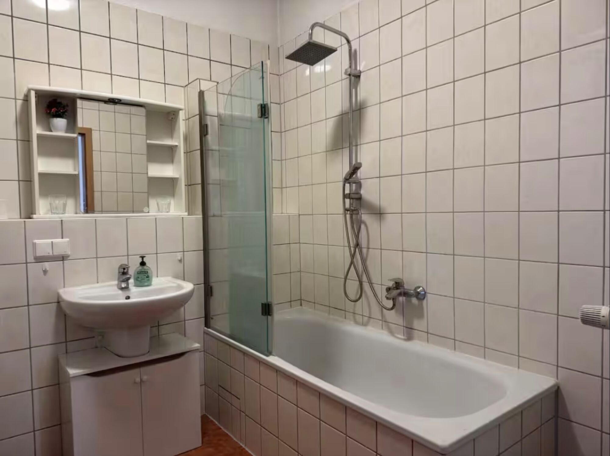 Badewanne mit Duschfunktion - Apartment 3