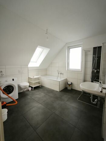 zentral gelegene 3 Zimmer Wohnung in Rostock Foto 1
