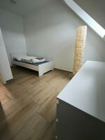 zentral gelegene 3 Zimmer Wohnung in Rostock nur langfristig Foto 2