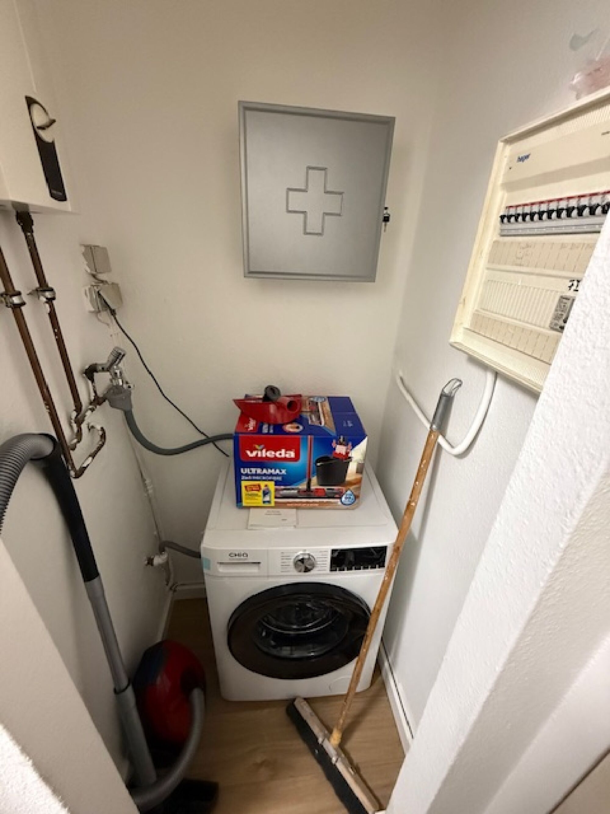 Abstellraum mit Waschmaschine