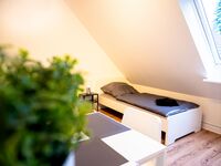hanS: Kiel 30 Minuten, Lübeck 30 Min., Neumünster 20 Min. Foto 13